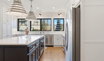 1210 Signal Lake Ct, Baldwin City, KS 66006