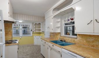 312 S Park Ave, Aurora, MO 65605