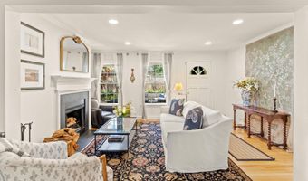 2302 SANFORD St, Alexandria, VA 22301