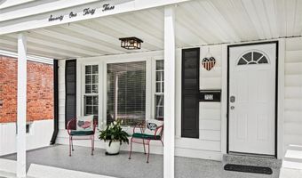 7133 Circleview Dr, Affton, MO 63123