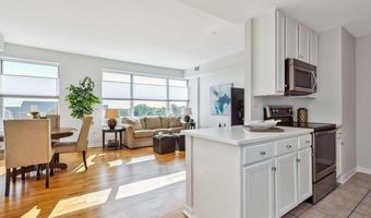 77 S Evergreen Ave 507, Arlington Heights, IL 60005