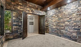 33 Promontory Ridge Dr, Las Vegas, NV 89135