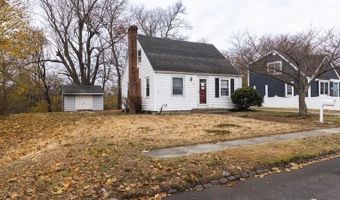 46 Roslyn Ave, Cranston, RI 02910