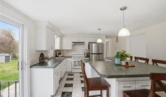 49 Roosevelt Dr, Bristol, RI 02809