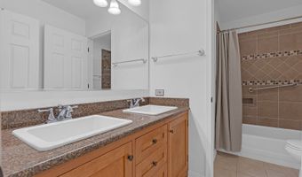 2324 Tracy Ln, Algonquin, IL 60102