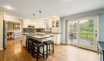 27 S Pond Cir, Cheshire, CT 06410