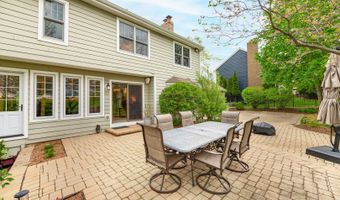 3025 Woods Creek Ln, Algonquin, IL 60102