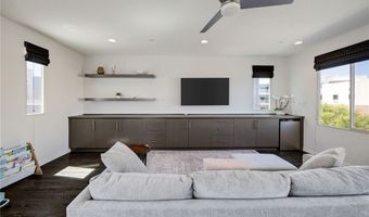 5515 Palm Dr, Hawthorne, CA 90250