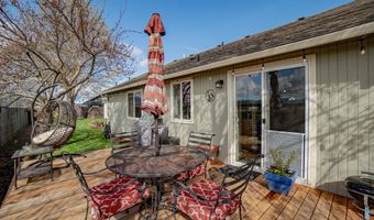 2004 Lara Ln, Central Point, OR 97502