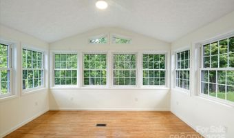 88 Gibson Rd, Asheville, NC 28804