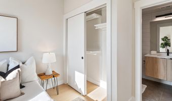 733 8TH St SE 302, Washington, DC 20003