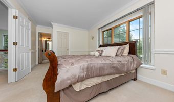 2086 Valleyview Dr, Ann Arbor, MI 48105