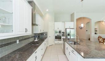 6331 VOYAGERS Pl, Apollo Beach, FL 33572