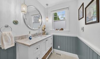 42 Windsor St, Jamestown, RI 02835