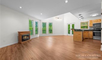 830 W Tweetsie Ln, Banner Elk, NC 28604