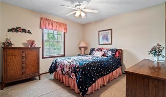 6333 Juniper Dr, Amherst, OH 44001