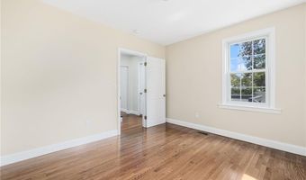 6 LARKSPUR Rd, Warwick, RI 02886