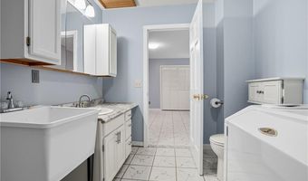 50 Isle Of Capri Rd, Coventry, RI 02816