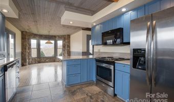 400 Three Dog Mountain Rd, Bakersville, NC 28705