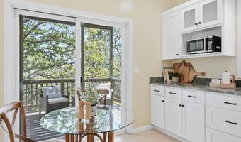 215 Piedmont Dr, Ashland, OR 97520