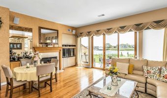 4 Victoria Dr, Amityville, NY 11701