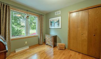 7549 W Village Crest Dr, Madison, WI 53719
