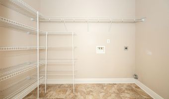745 Champagne Dr, Biloxi, MS 39532