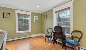 209 Hickory Dr, Auburn, ME 04210