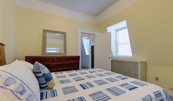 36 Dixon St, Newport, RI 02840