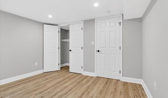 1607 N GLEBE Rd, Arlington, VA 22207