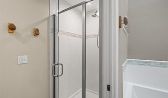 35 Ridgeview Circle Ct, Ballwin, MO 63021