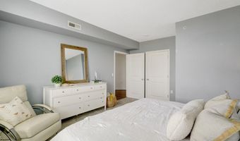 851 N GLEBE Rd 1911, Arlington, VA 22203