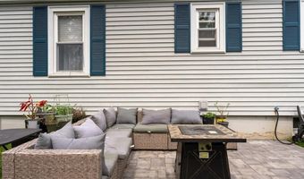 162 Thatcher St, East Providence, RI 02916