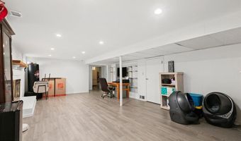 7408 CONVAIR Dr, Alexandria, VA 22306