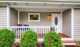17 Willow St, Algonquin, IL 60102
