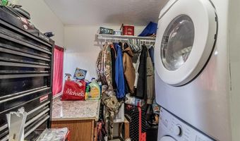 612 Lovers Ln, Aztec, NM 87410