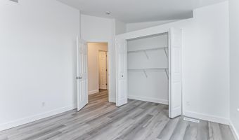 1366 N Bay Dr, Ann Arbor, MI 48103