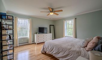 19 Magnolia Hill Rd, Bangor, ME 04401