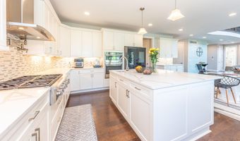 2376 Westbrooke Cir S, Ann Arbor, MI 48105