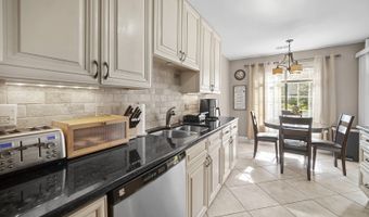 1415 W Partridge Ln 5, Arlington Heights, IL 60004