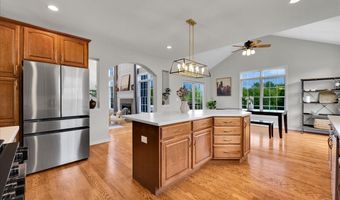 5 Covington Ct, Algonquin, IL 60102