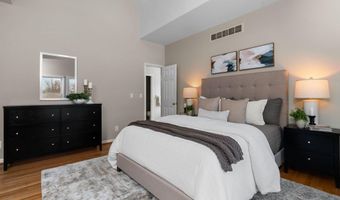 5971 Creekview Ct, Ann Arbor, MI 48108