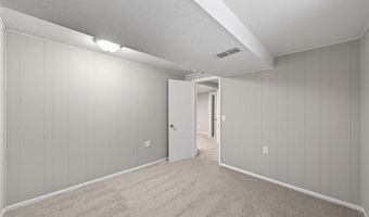 907 40th Ln, Anoka, MN 55303