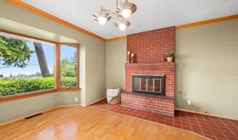 1228 11TH St, Astoria, OR 97103