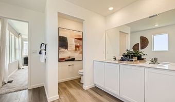 22114 E 39th Ave, Aurora, CO 80019
