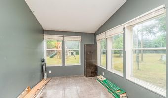 2065 S Meridian Rd, Midland, MI 48626