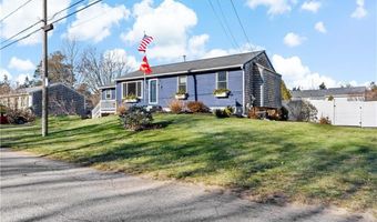 70 Pettee Ave, North Kingstown, RI 02852