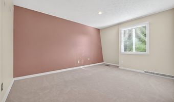 824 S Chillicothe Rd 11, Aurora, OH 44202