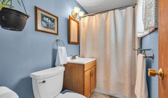 26 Allen Dr, Allentown, NJ 08501