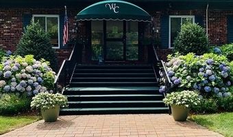 755 Williamsburg Cir, Warwick, RI 02886
